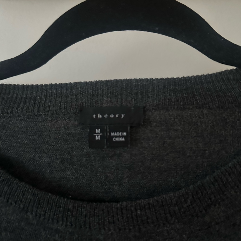 Theory Women’s raglan crew neck wool sweater - Picture 2 of 3